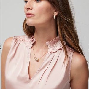 White House Black Market size S
Satin Ruched Neck Shell in Smoke 570356293